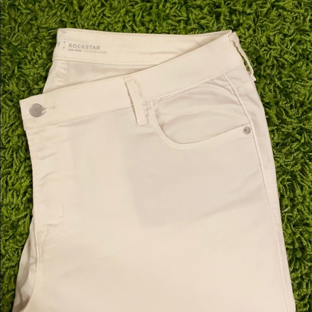 White Old Navy Rockstar Jeans